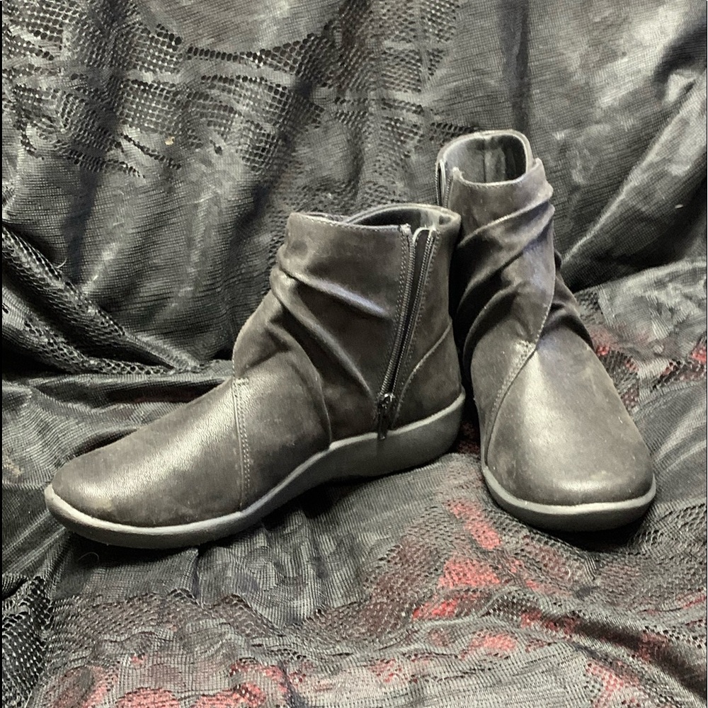 NWT Cloudsteppers by Clarks